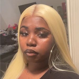 Meet your Posher, Naomi